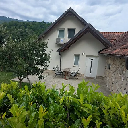 Emerald River House - Neretva Views Vakantiehuis Konjic